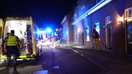 Man gewond geraakt bij woningbrand in Mgr. Swinkelsstraat