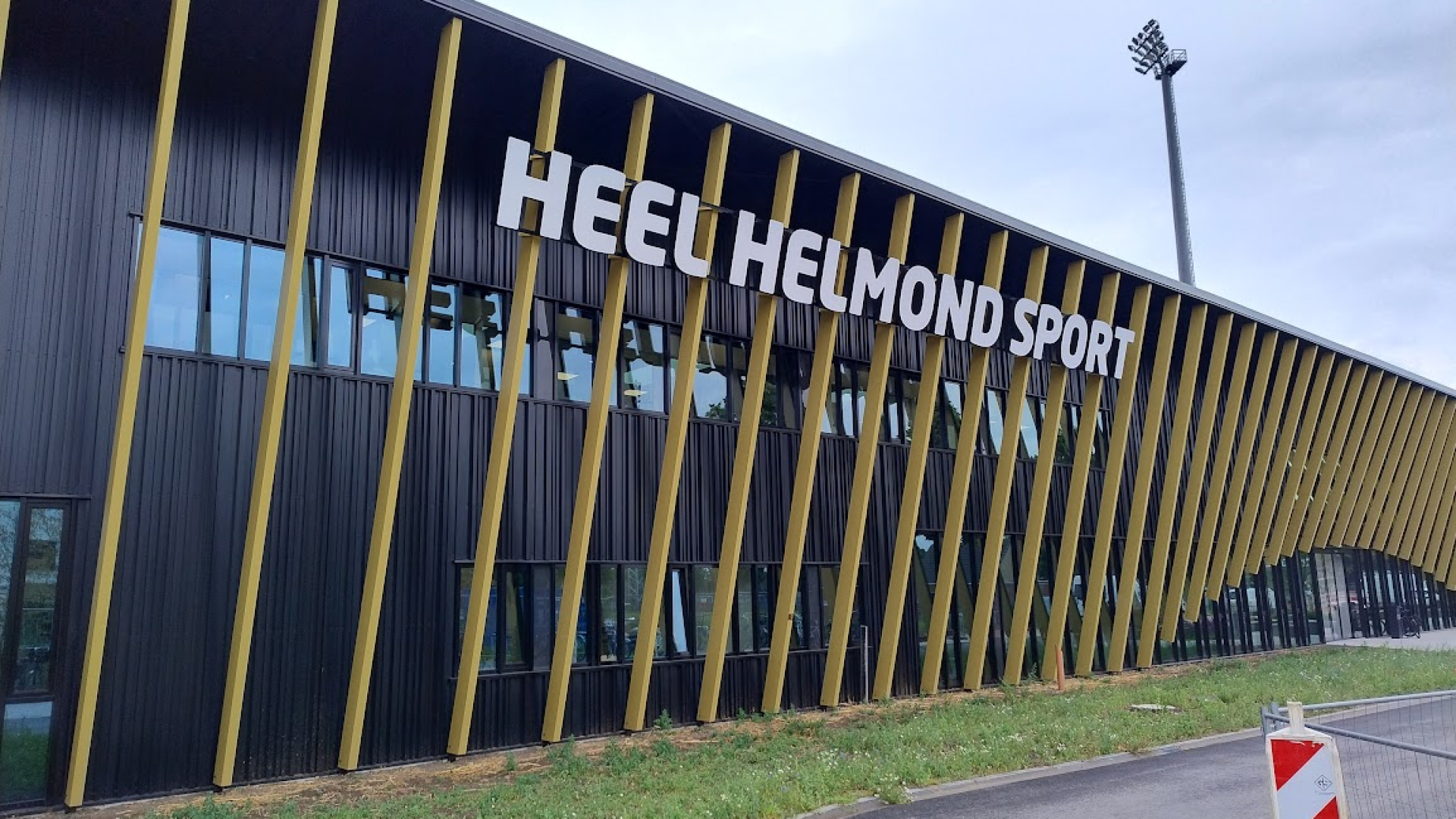 FC Dordrecht draait wedstrijd om en wint van Helmond Sport