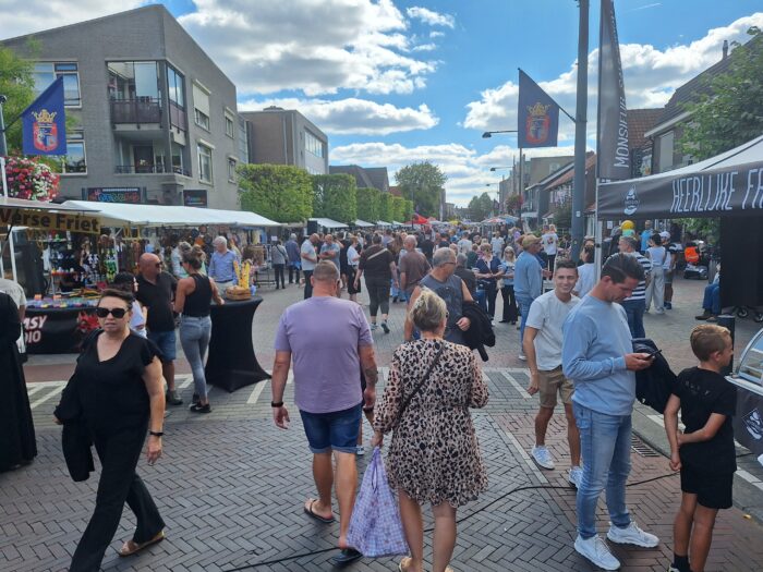 Braderie in Mierlo-Hout: zon, Zumba & zinderende gezelligheid