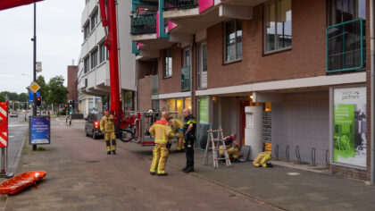 Dit gebeurt nadat iemand lang dood in een huis heeft gelegen