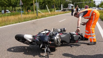 Motorrijder onderuit op A270: weg tijdelijk afgesloten
