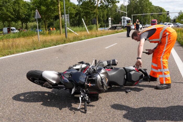 Motorrijder onderuit op A270: weg tijdelijk afgesloten