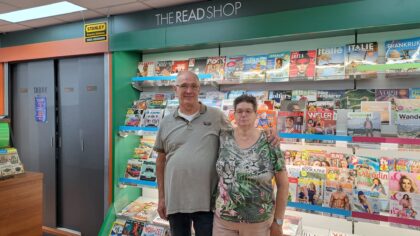 Harrie en Els stoppen met boekhandel: ‘Tijd om te gaan lezen’