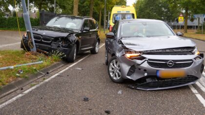 Botsing tussen twee auto’s op Schootense Dreef