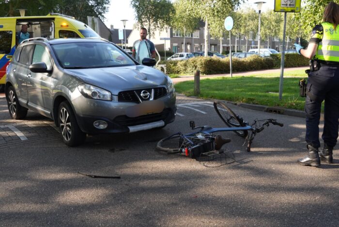 Fietser aangereden in Helmond, hondje ontsnapt