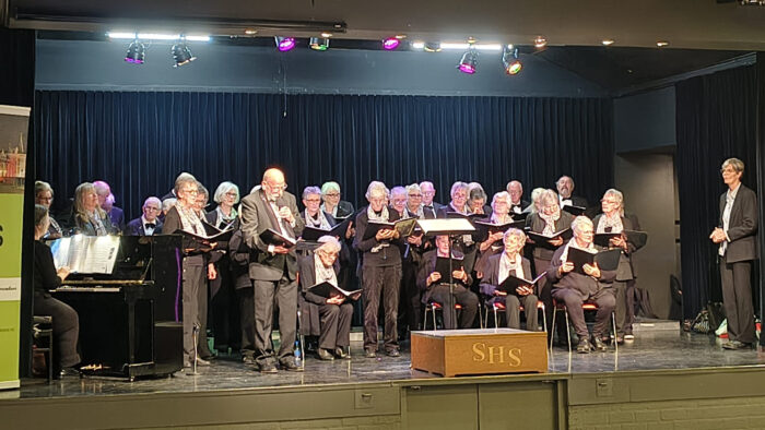 Feestelijk concert van vijftigjarig Stedelijk Helmonds Seniorenkoor