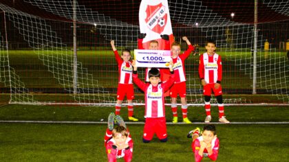 Rood-Wit ’62 ontvangt duizend euro van de VriendenLoterij