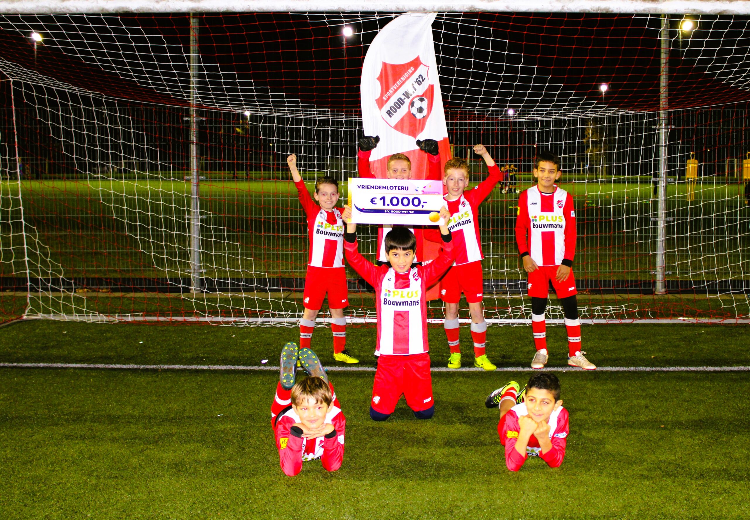 Rood-Wit ’62 ontvangt duizend euro van de VriendenLoterij