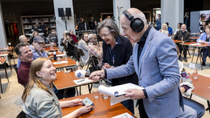 [VIDEO] Helmondse Suzanne Luiken (27) winnaar bij ‘Het Groot Dictee der Nederlandse Taal’