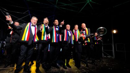 [VIDEO] Tweede editie van de Elfde van de Elfde trekt vol Havenplein in Helmond