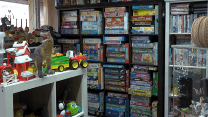 [VIDEO] Stichting LIEF zamelt speelgoed in: ‘We hebben meer dan de Intertoys’