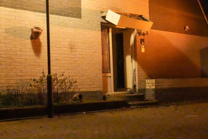 Explosief ontploft bij woning aan de Nierslaan