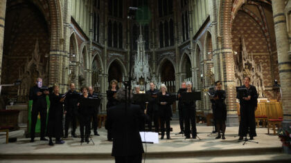 Feestelijk kerstconcert door vocaal en instrumentaal Ensemble 1685