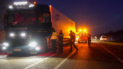 Voetganger op de N279 zwaargewond bij aanrijding door vrachtauto
