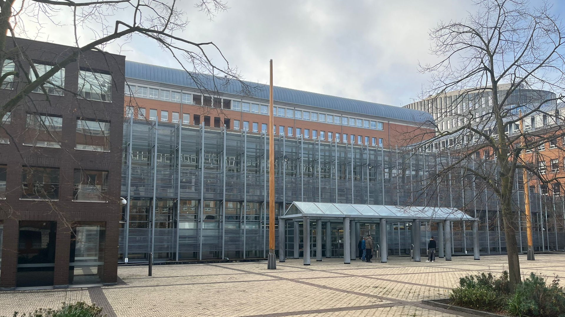 Achttien maanden gevangenisstraf voor Helmonder die onzedelijk meisjes benaderde