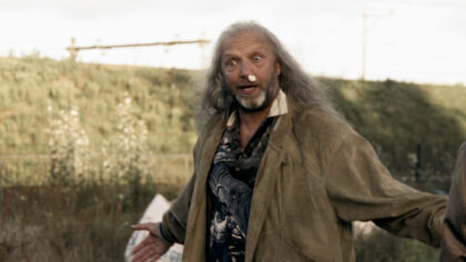 Acteur Ruben van der Meer bezoekt De Cacaofabriek voor nieuwe film ‘Bad Slippers’