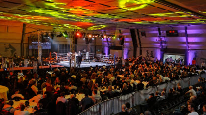 Nieky Holzken hangt zijn handschoenen op na verlies: ‘Het hart wil nog wel’