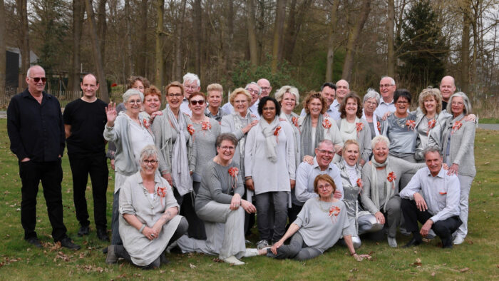Helmondse zanggroep Just For Fun slaat handen ineen met Somerens en Geldrops koor