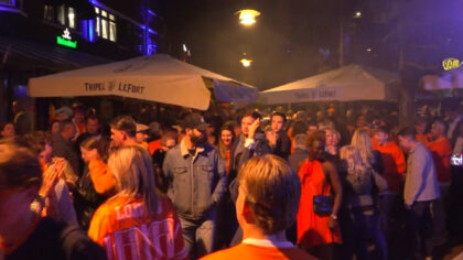 [VIDEO] Drukbezochte Koningsnacht met optredens op meerdere locaties in Helmond