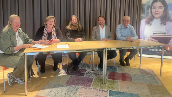 Peelgemeenten en Bibliotheek Helmond-Peel ondertekenen nieuw convenant
