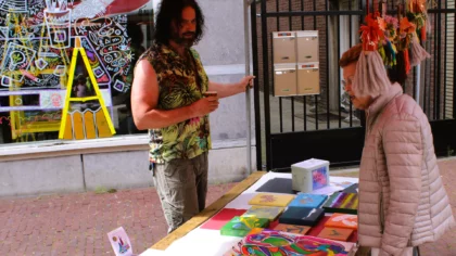 [FOTO’s] Lokale Makersmarkt in Helmond toont creativiteit en ambacht