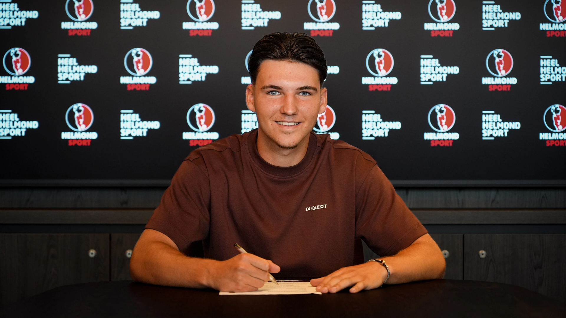 Dayen Geerts tekent nieuw contract bij Helmond Sport: ‘Ik weet dat er nog veel meer in zit’