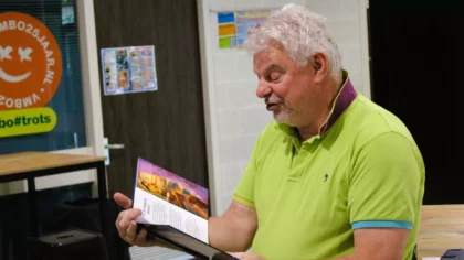 [FOTO’s] Schrijver Niek de Groot uit Helmond presenteert derde sprookjesboek