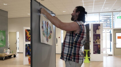 [VIDEO] Helmond opent tentoonstelling in teken van Week van de Mentale Gezondheid