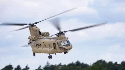 Koninklijke Luchtmacht oefent boven Helmond met militaire helikopters