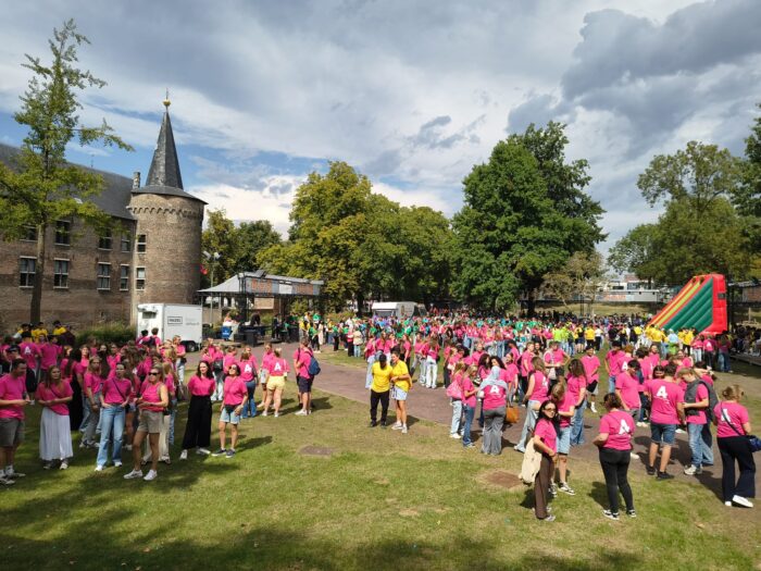 Crazy 88 met Ter AA; 950 studenten overspoelen centrum van Helmond