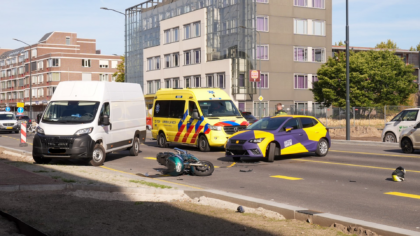 Motorrijder en auto botsen op elkaar en zorgen voor stremming op de Kasteel-Traverse