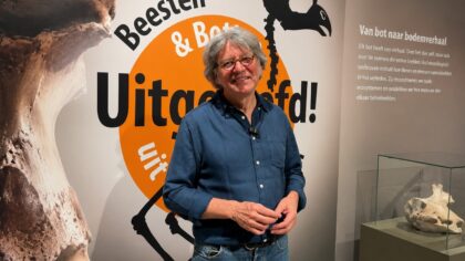 Helmondse archeo- en zoöloog Theo de Jong geeft lezing over levensverhalen achter botvondsten in museum Klok & Peel