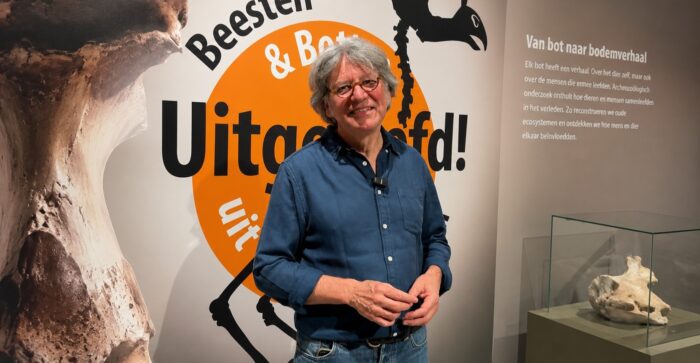 Helmondse archeo- en zoöloog Theo de Jong geeft lezing over levensverhalen achter botvondsten in museum Klok & Peel