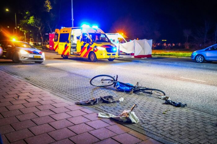Fietser zwaargewond bij ongeluk in Helmond; veel mensen komen kijken