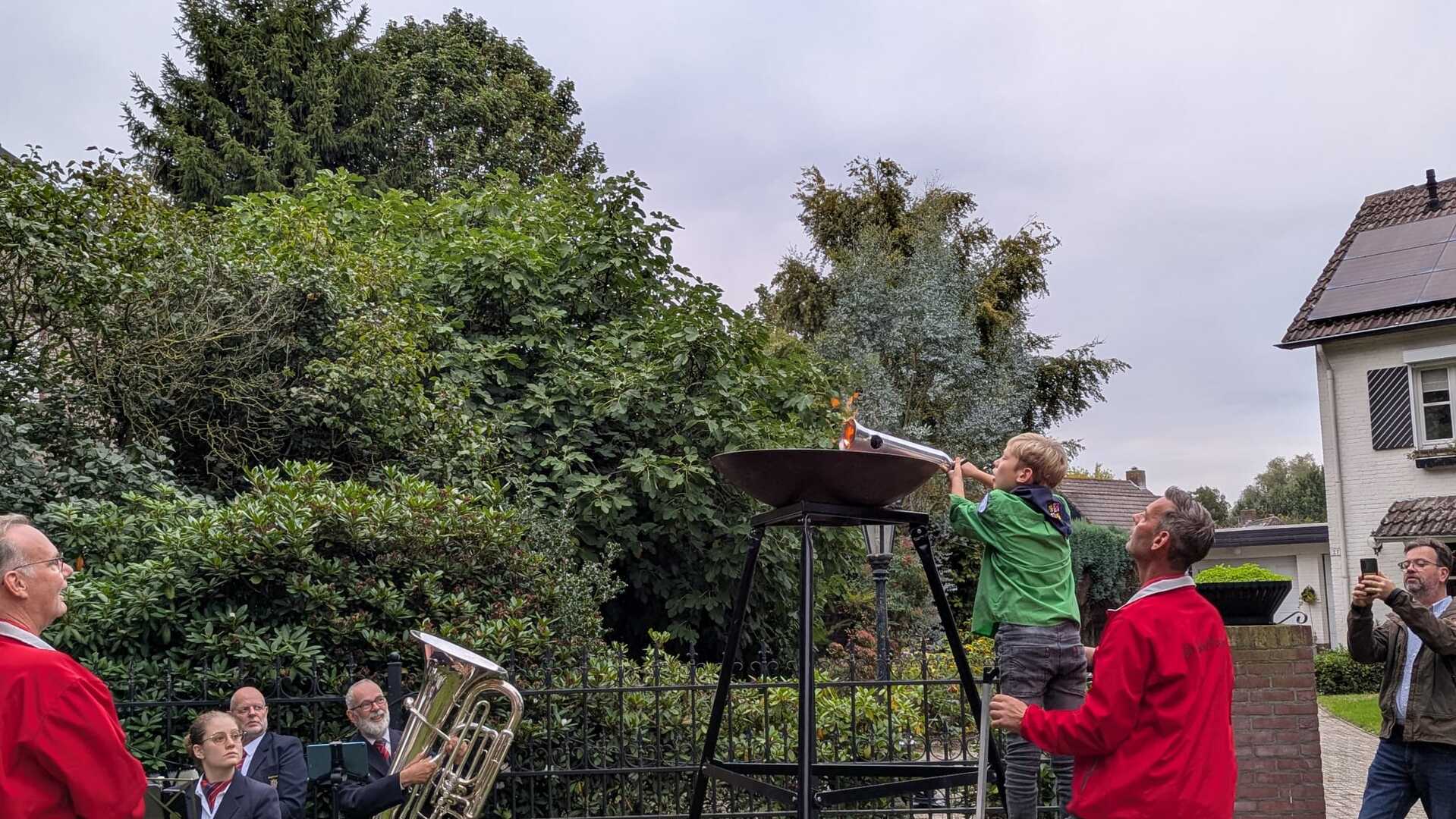 [FOTO’S] Stiphout staat stil bij 82 jaar bevrijding: ‘Vieren de vrijheid met een lach’