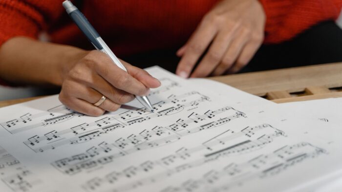 Laaggeletterdheid Helmond onder de aandacht via muziekworkshops: ‘Taal is voor ieder mens waardevol’