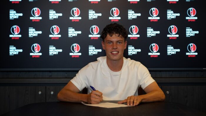 Jeugdspeler Tijn Landheer (19) tekent eerste profcontract bij Helmond Sport: ‘Ontzettend blij’