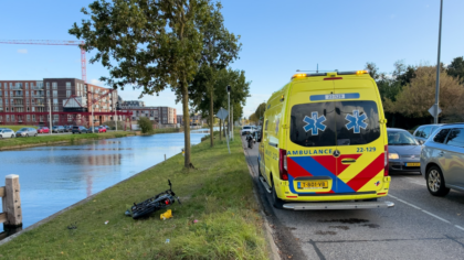 Persoon snel uit kanaal in Helmond gered, ambulancemedewerker verliest sleutel