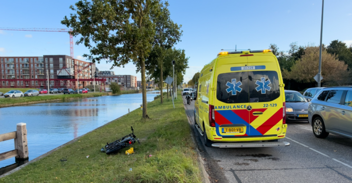 Persoon snel uit kanaal in Helmond gered, ambulancemedewerker verliest sleutel