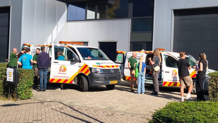 [FOTO’S] Dierenambulance en Dierenasiel Helmond viert veertigjarig bestaan